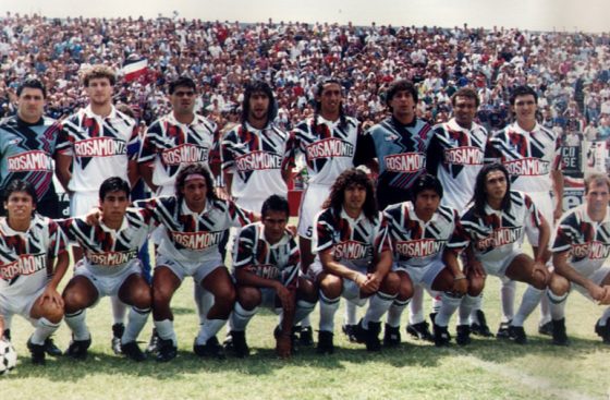 The day that fans of Chacarita Juniors lent their shirts so that his team could play