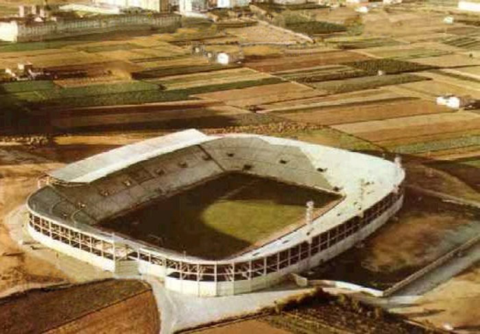 Why the Levante Stadium missing a piece in one of its steps?