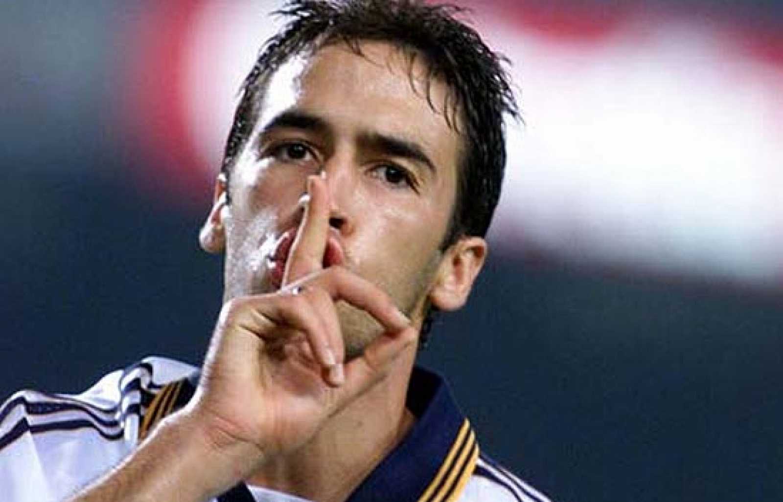 Raúl silencia el Camp Nou