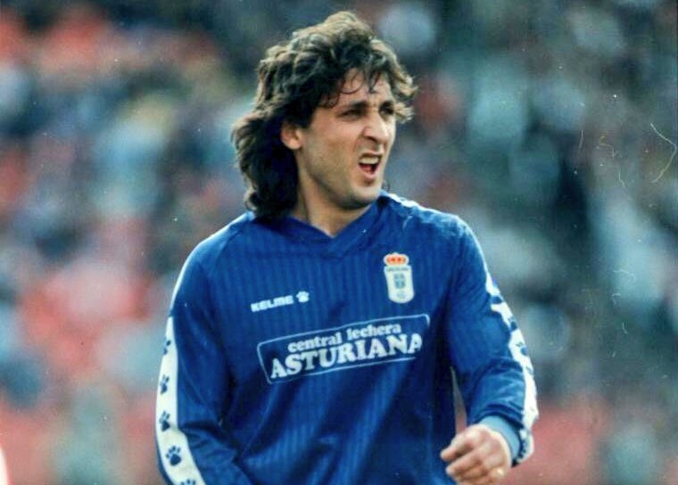 Carlos Muñoz, one of the best strikers in the history of Real Oviedo