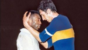 La primera final de la Copa Libertadores disputada por Boca que le enfrentó al Santos de Pelé