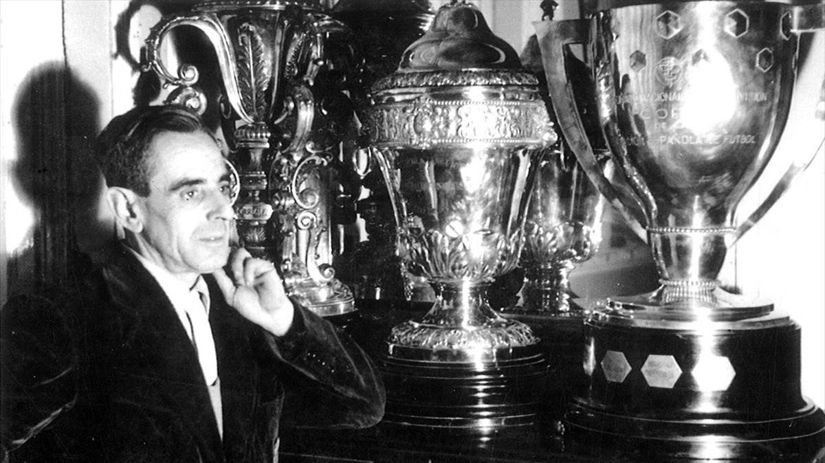 The most special trophy in the history of FC Barcelona who was' forgotten’ in a warehouse