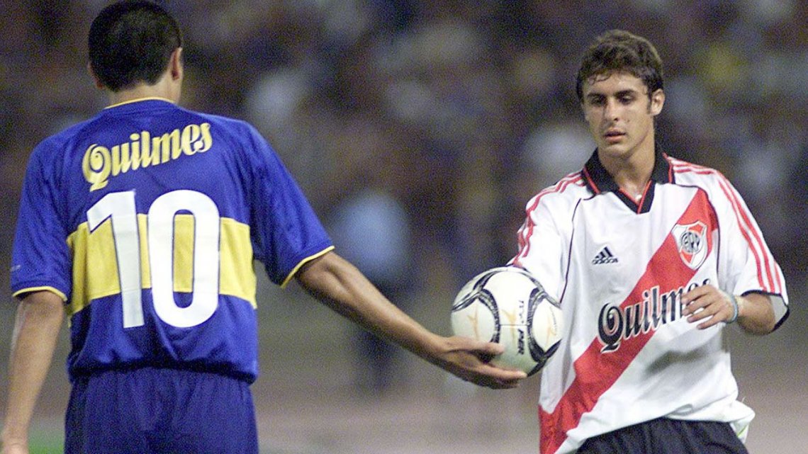 Pablo Aimar and Juan Roman Riquelme, two rival friends