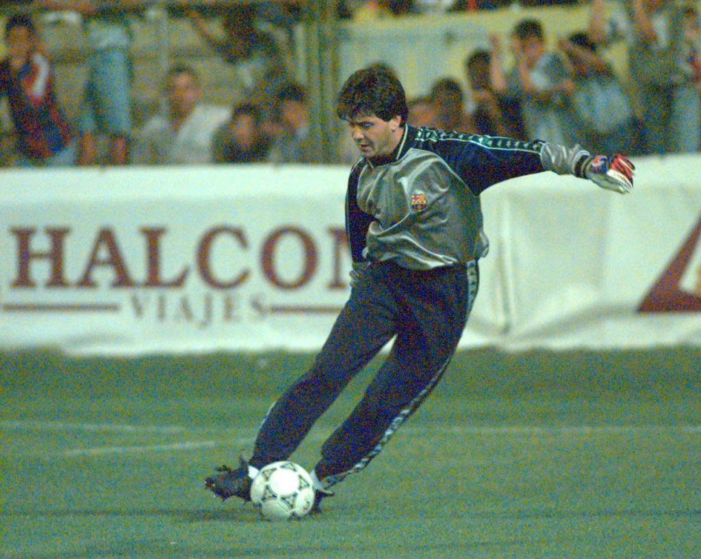 Carles Busquets, el portero de pantalón largo del Barcelona de los 90