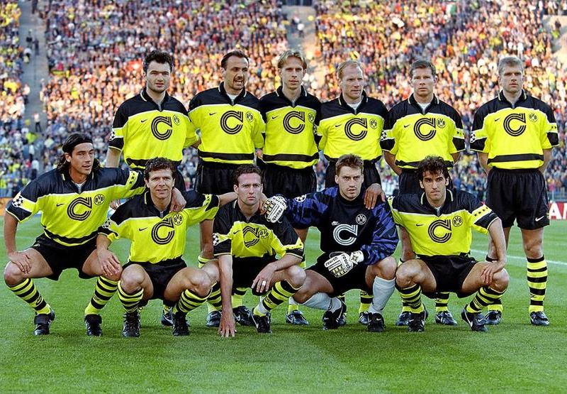 Why do Borussia Dortmund wear yellow and black??