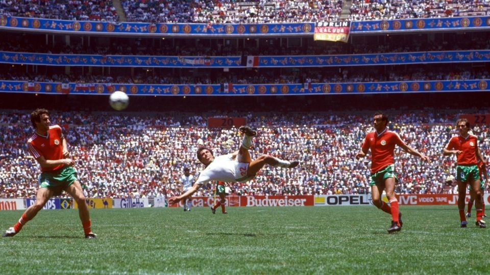 Manuel Negrete y el mejor gol de a historia de los Mundiales