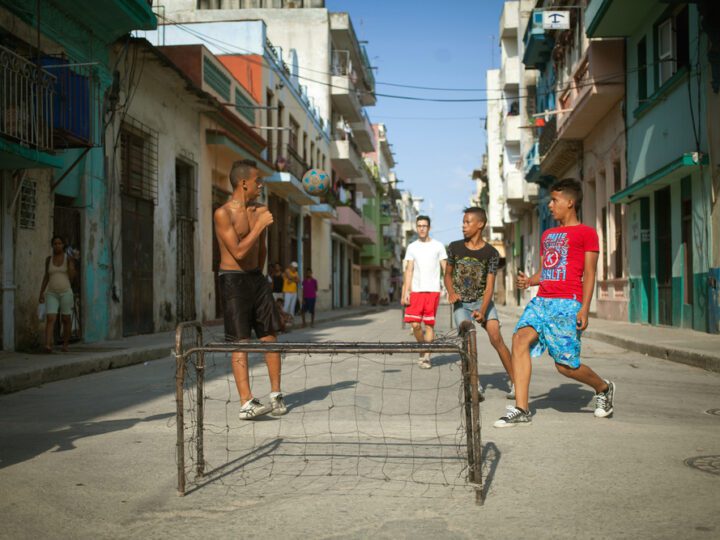 Los mejores futbolistas cubanos de antes y de ahora