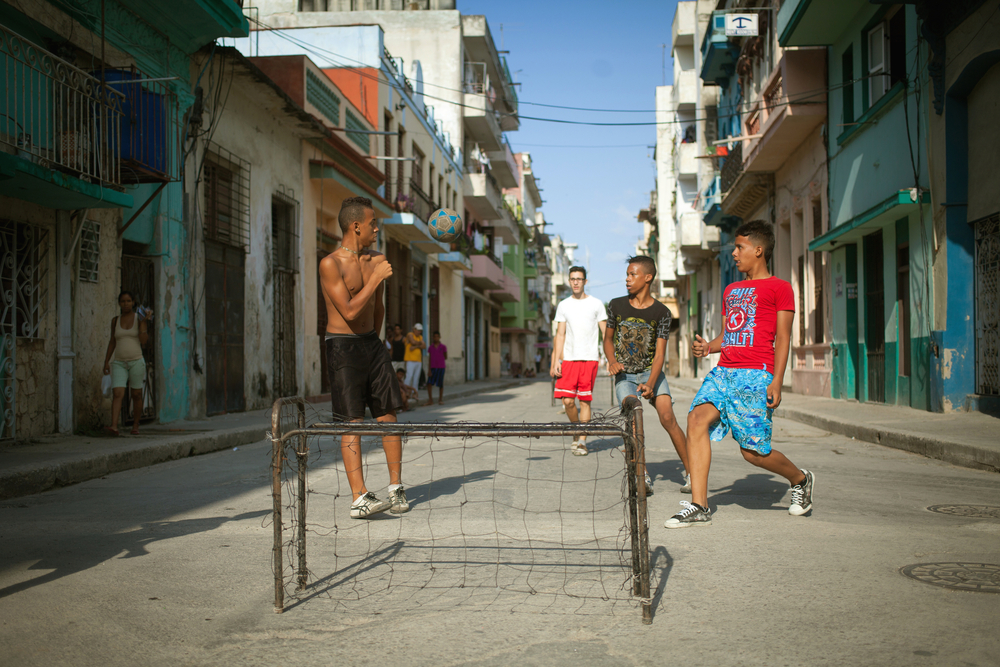 Los mejores futbolistas cubanos de antes y de ahora